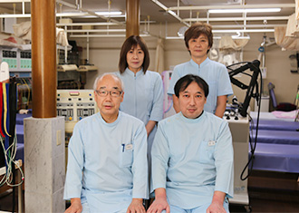 院長とスタッフ